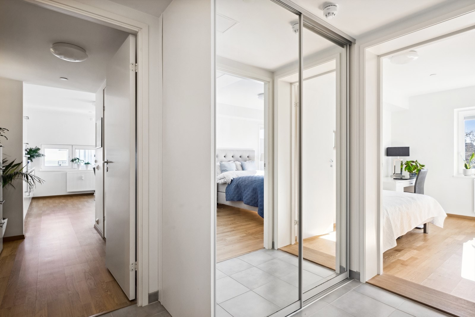 I entréen er det etablert skyvedørsgarderobe, det er også ytterligere oppbevaringsmuligheter i gangen inn mot stue-/kjøkkenarealet Galleribilde