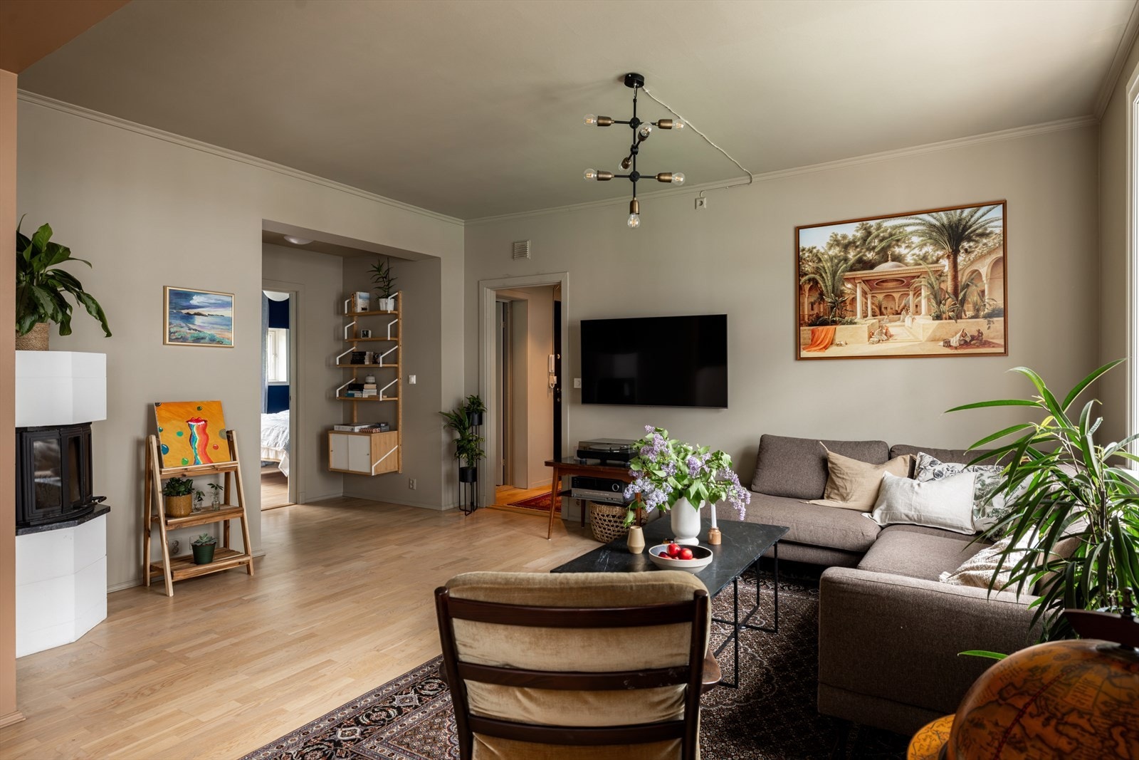 Her ligger alt til rette for koselige lag med venner og rolige filmkvelder. Galleribilde