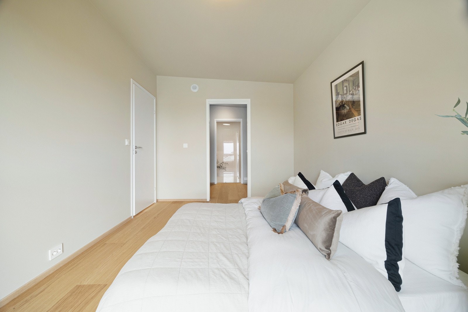 Hovedsoverommet har walk-in closet og eget bad. Galleribilde