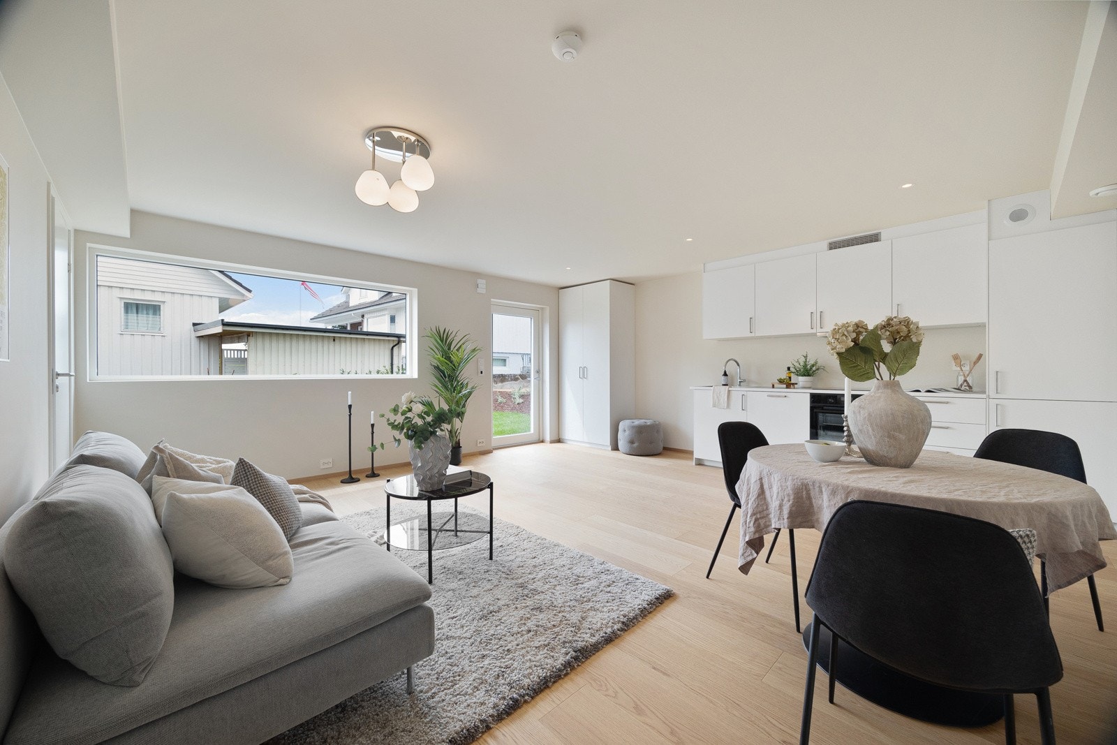 Utleiedelen har en estimert utleieverdi på kr. 12 000 - 14 000,- pr. mnd (se vedlegg i salgsoppgaven). Galleribilde