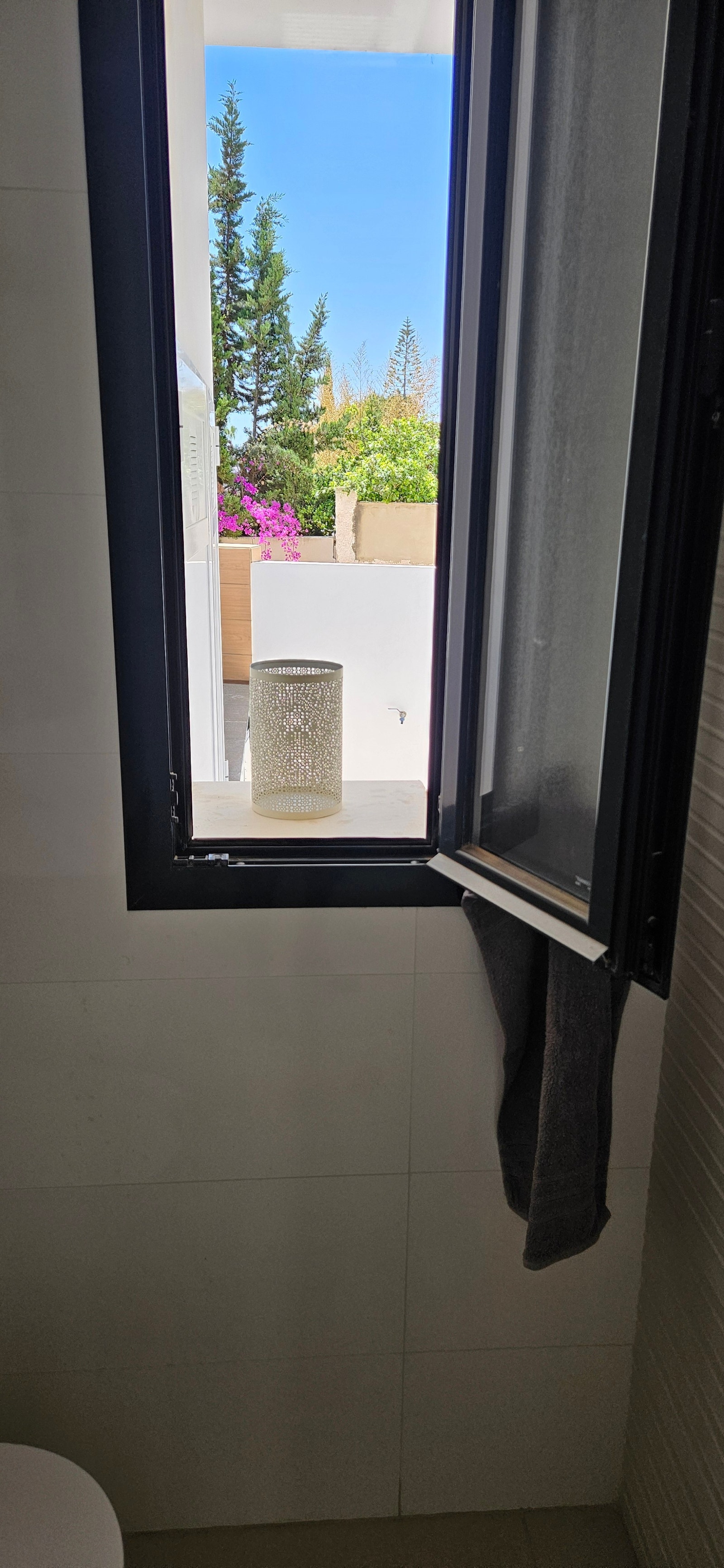 Toalett rom på bakkeplan Galleribilde