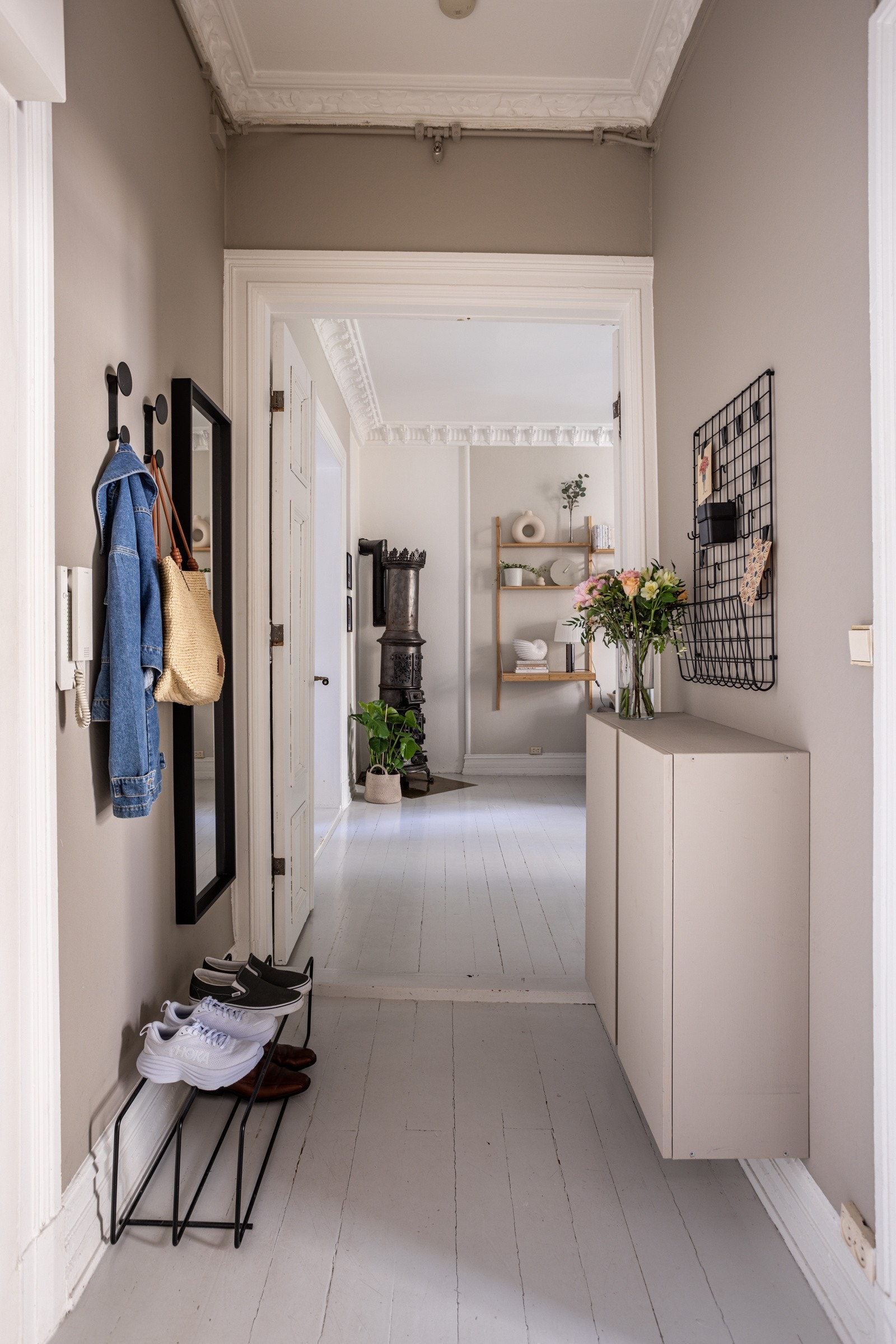 Leiligheten disponerer to boder i kjeller og en bod i trappeoppgangen. Galleribilde