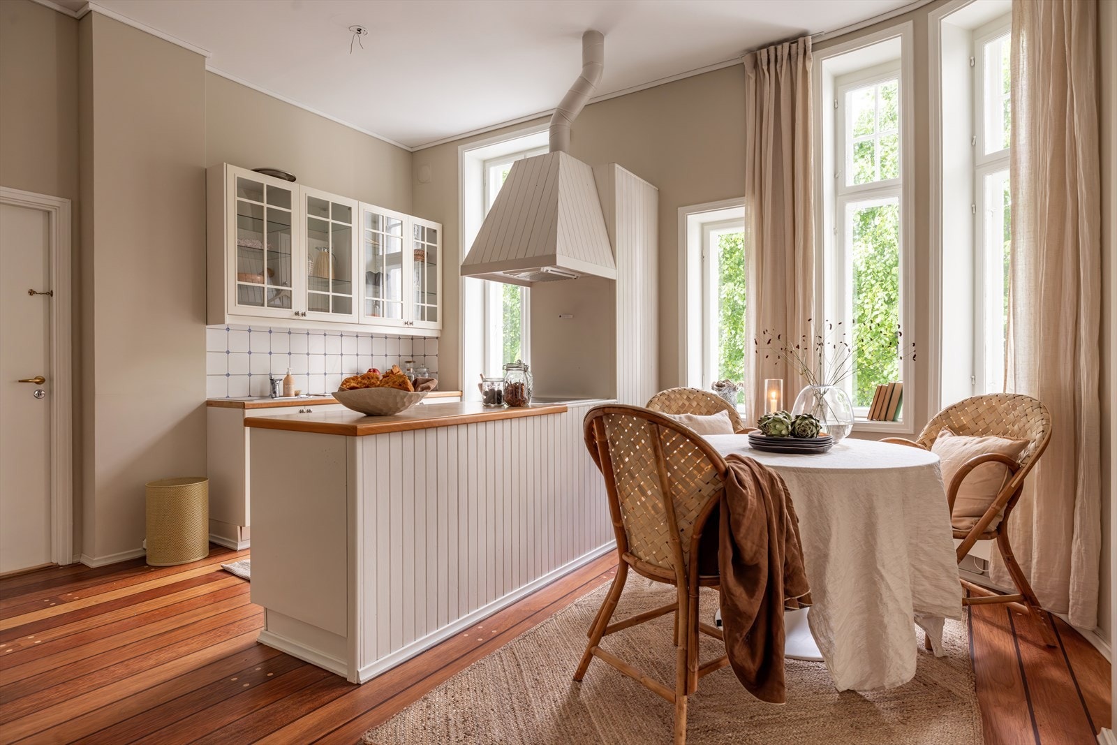 Det er lagt flis over benkeplate. Galleribilde