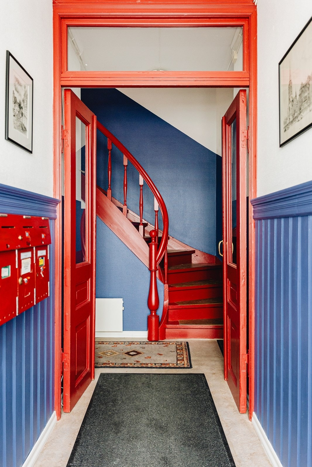 - Trappeoppgangen til leiligheten - Galleribilde