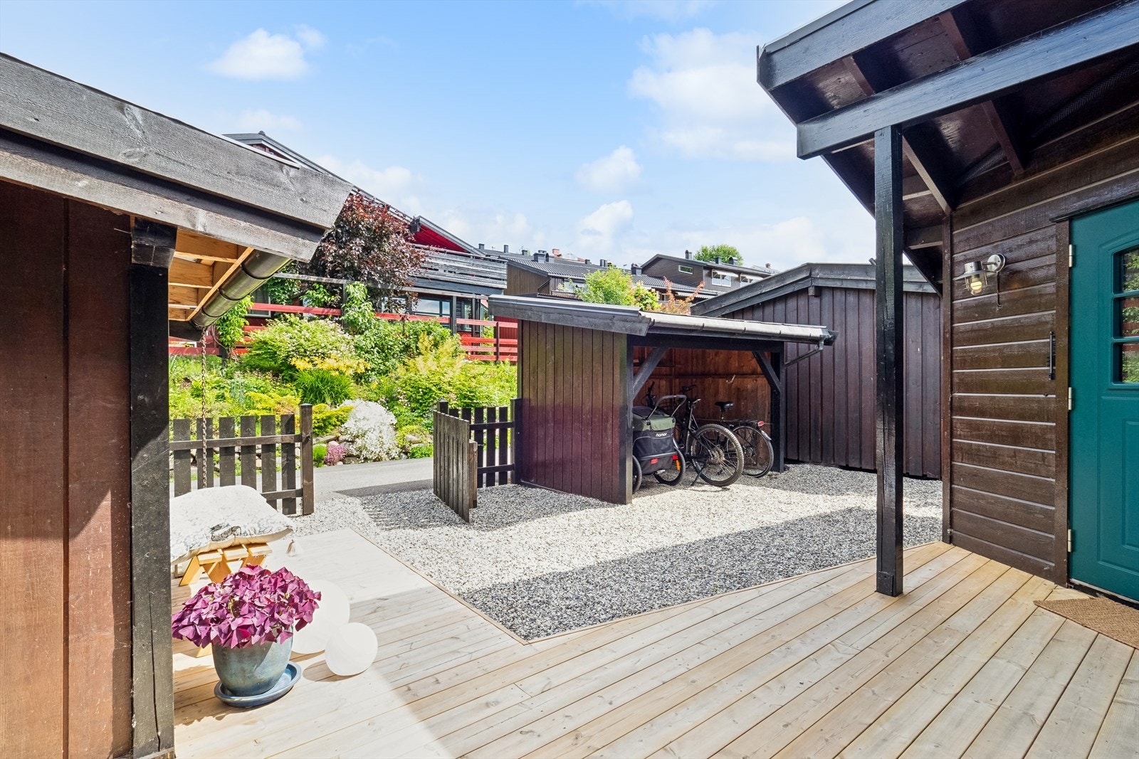 Bod og åpen sykkelbod. Galleribilde