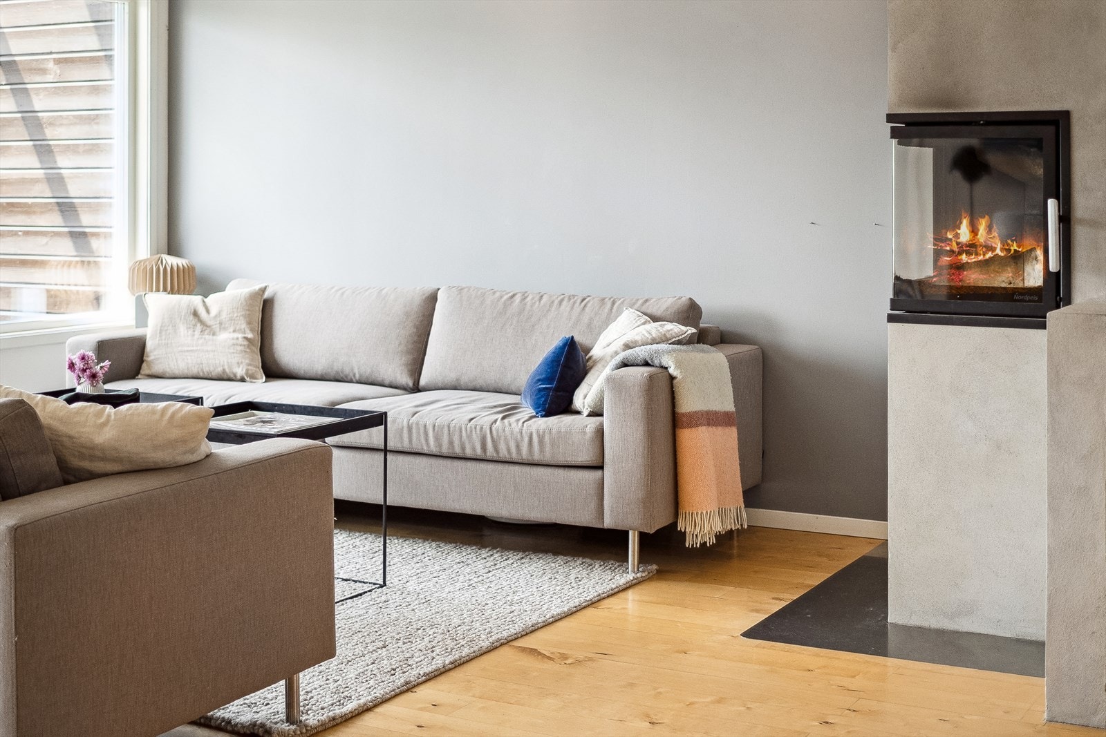 I tillegg til peis er det montert varmepumpe i tappegangen. Galleribilde