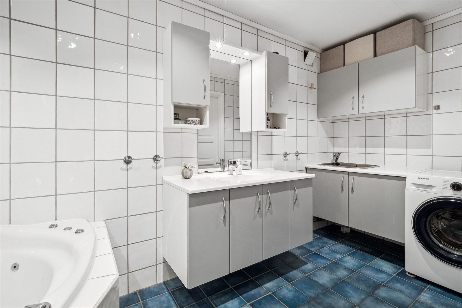 Opplegg til vaskemaskin på bad. Galleribilde