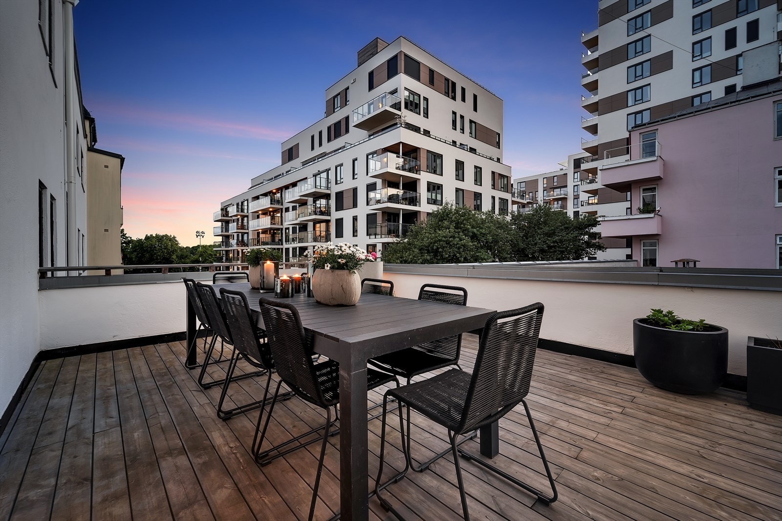 Leiligheten ligger ved Middelthunet og Frogner stadion. Galleribilde