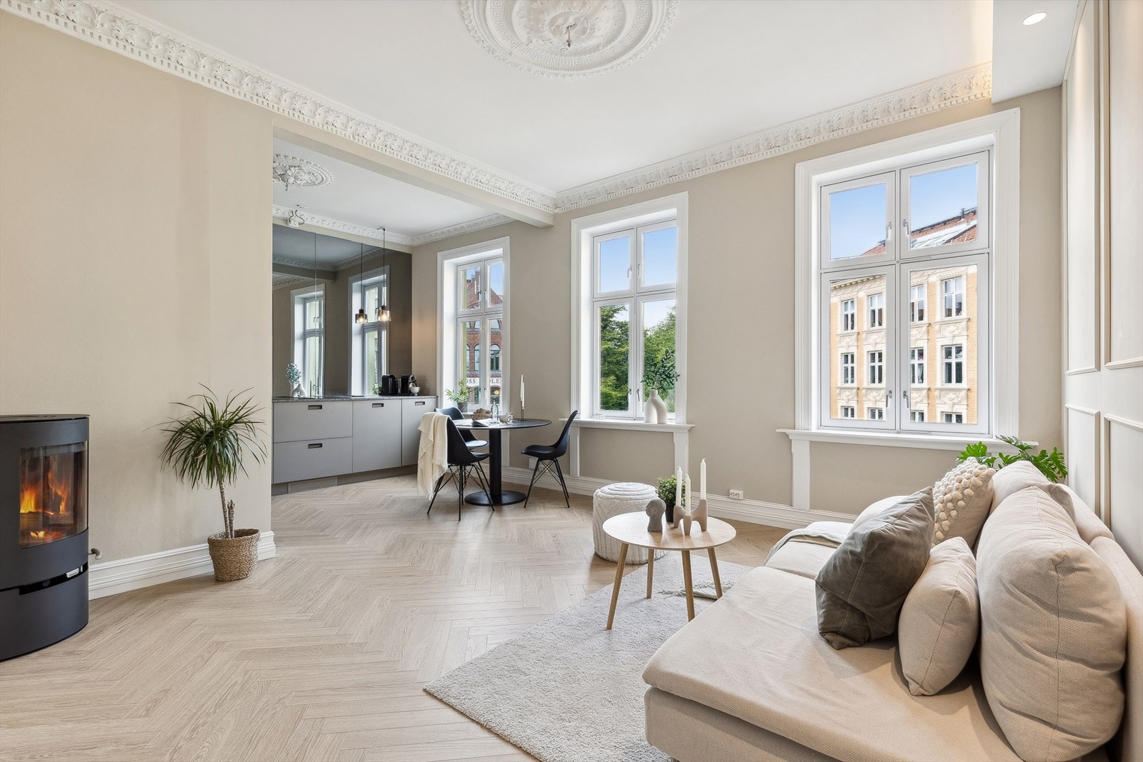 Her ligger du i en rolig gate på én av Grünerløkkas mest ettertraktede adresse rett ved Akerselva med uteliv, markeder og butikker. Galleribilde