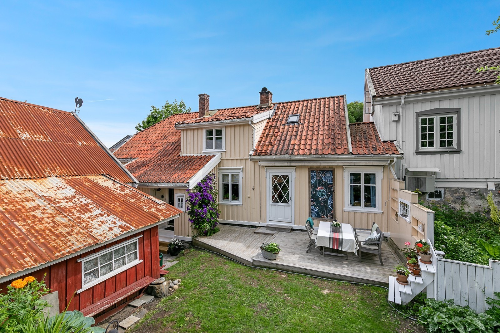 Hagen er skjermet, usjenert, og har gode solforhold. Galleribilde