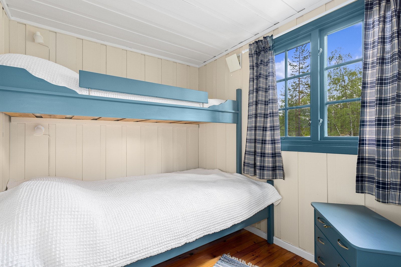 Soverom nr. 3 er også innredet med køyeseng. Hytta har totalt 8 sengeplasser. Galleribilde