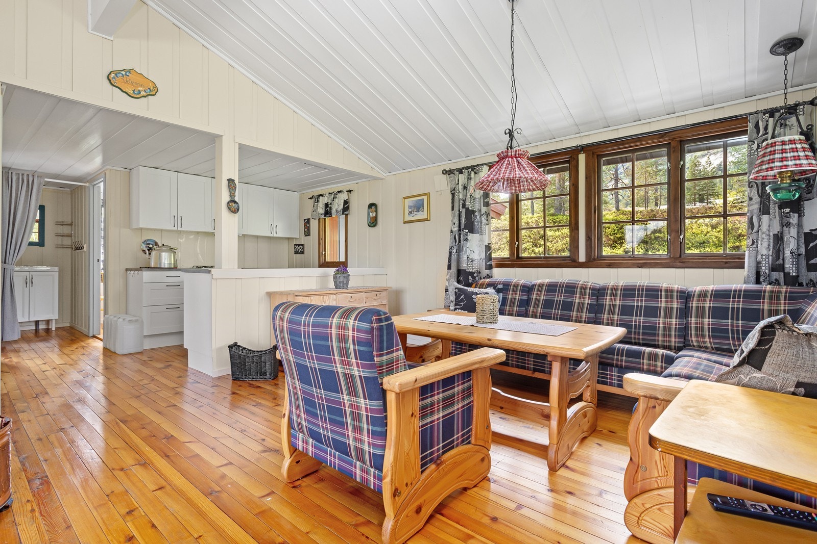 Den åpne løsningen skaper et sosialt allrom. Galleribilde