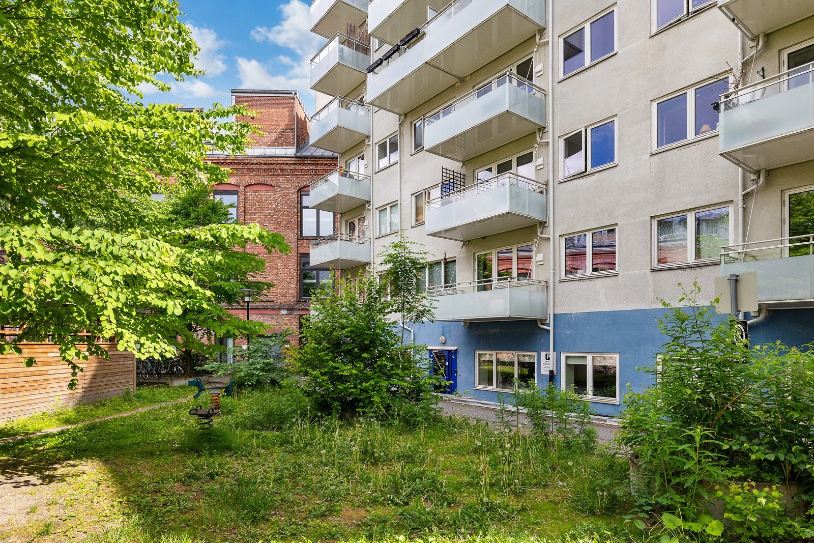 Bakgården til borettslaget. Galleribilde