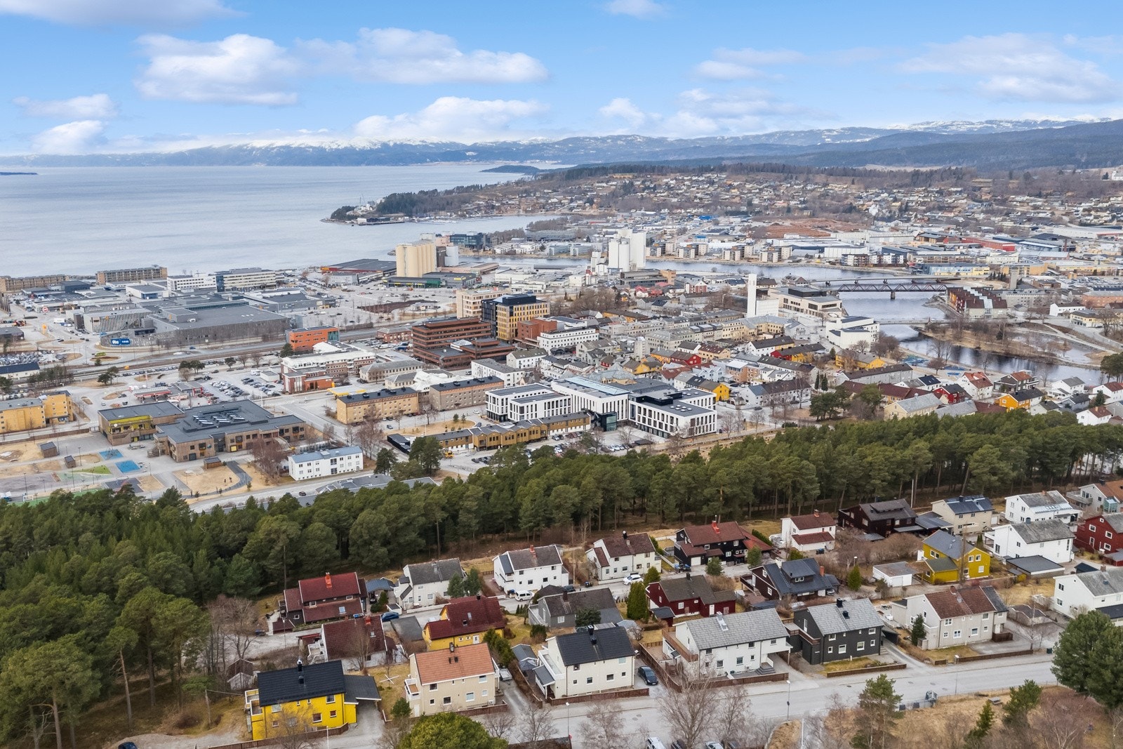 For den turglade, kan man spasere rett ut i Furuskogvegen. Derifra er det ikke langt til verken Raudåsen eller Oftenåsen. Galleribilde