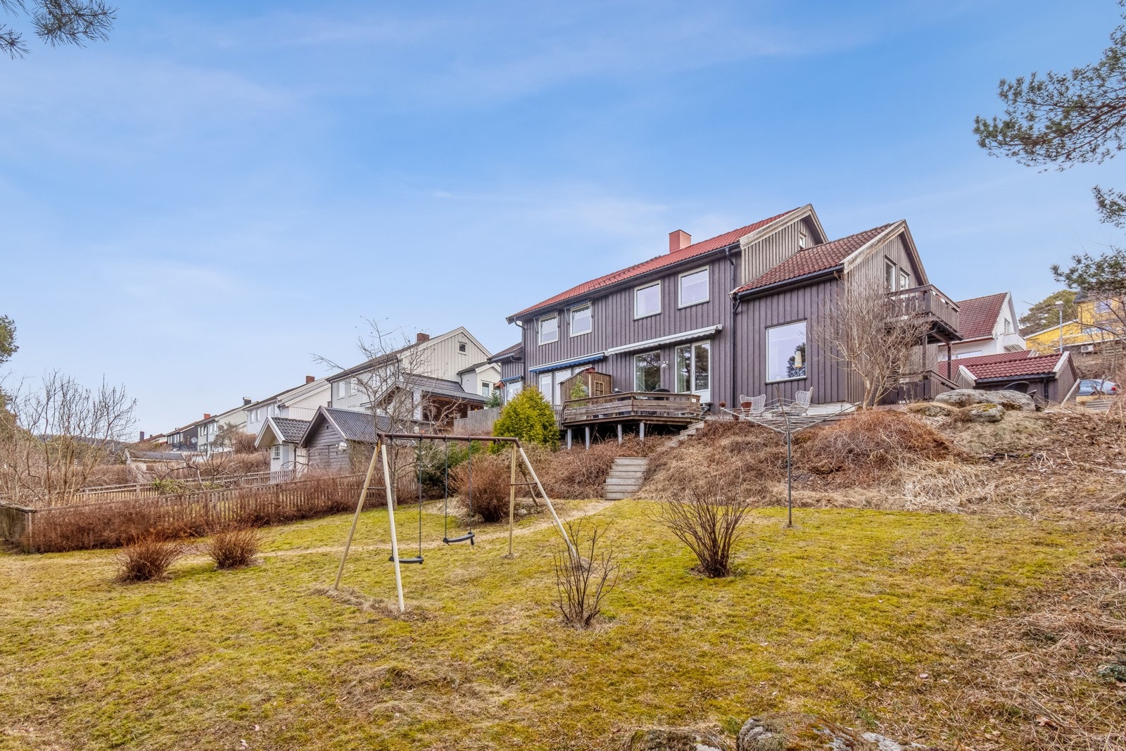 Furuskogvegen er populær med sin nærhet til byen men samtidig en svært stille og rolig gate. Galleribilde