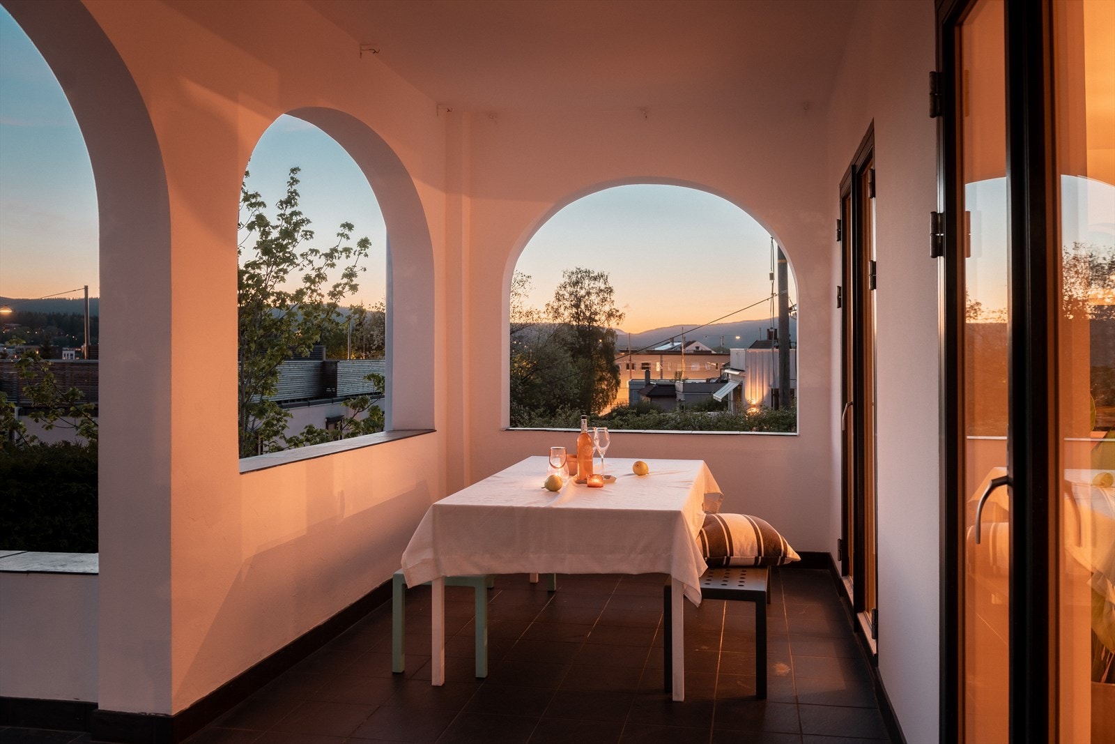 Nydelig kveldslys. Den perfekte solgangen gir lange fine kvelder ute Galleribilde