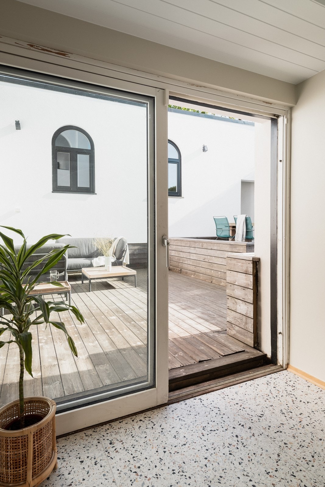 Fra kjellerstuen er det også utgang til store uteområder Galleribilde