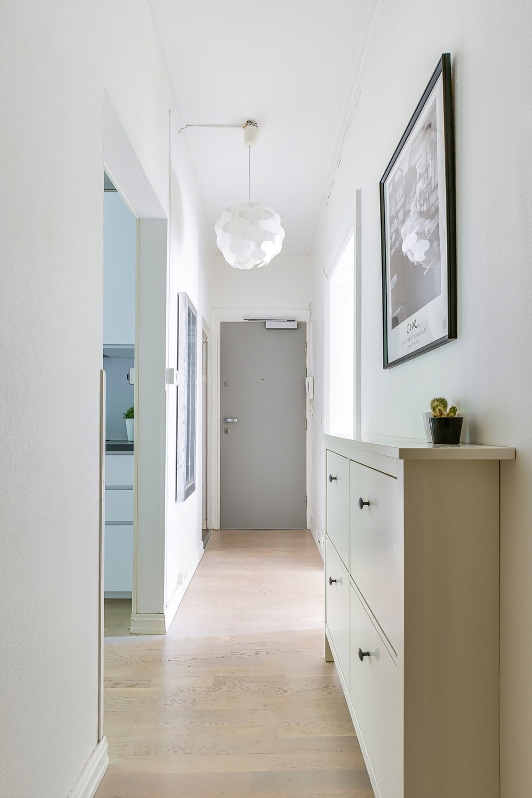 Leiligheten disponerer en loftsbod med gulvareal på 4 m² og en kjellerbod på 4 m² Galleribilde