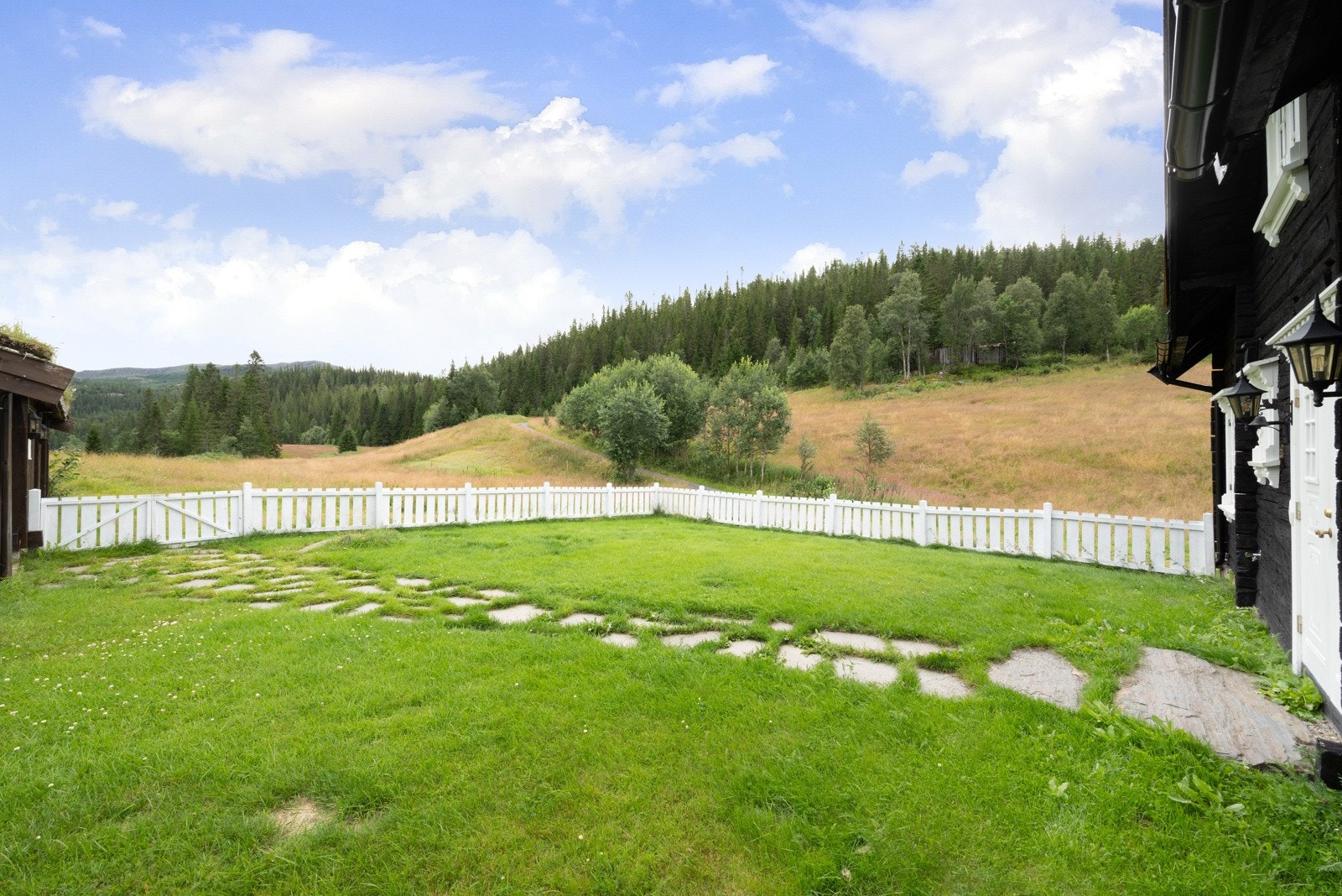 Gårdstun Galleribilde
