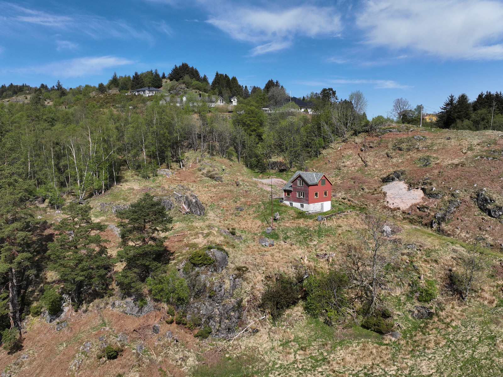 Nordbohus Villanger og Sønner ser frem til å samarbeide for å sette opp den boligen du måtte ønske. (Den røde boligen kommer til å fjernes).