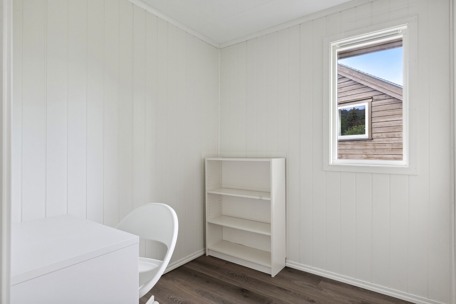 I garasjen er det montert varmepumpe fra 2017. Galleribilde