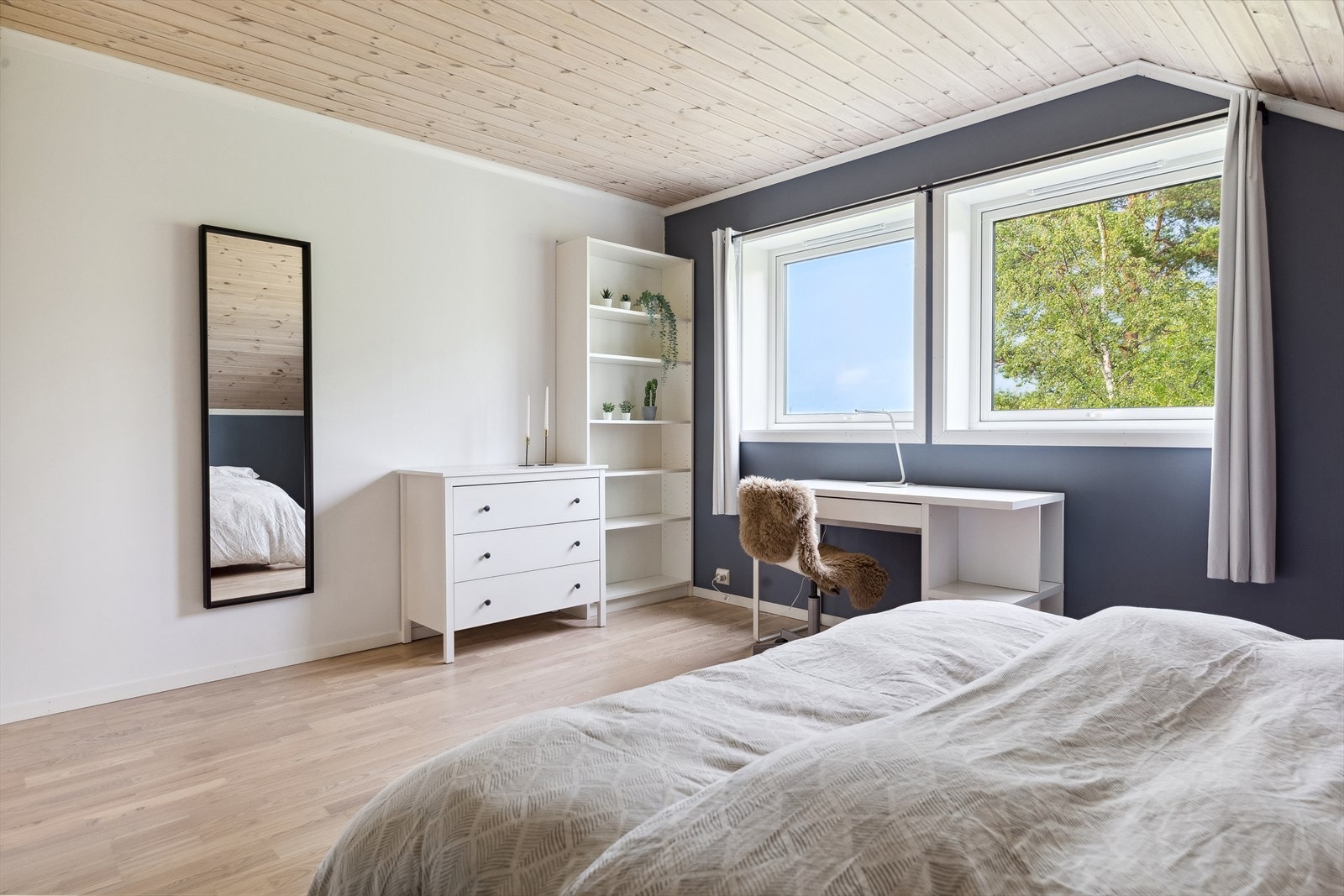 Hvert soverom har fine lysforhold. Galleribilde