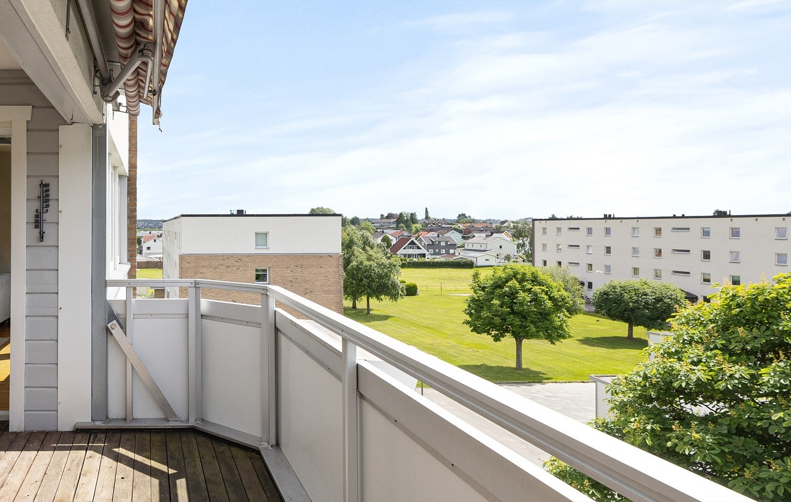 Stor syd-vestvendt balkong på 10 kvm Galleribilde