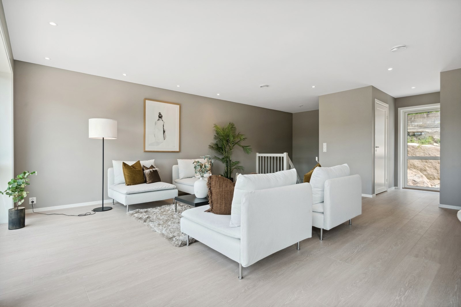 Utgang også mot øst Galleribilde