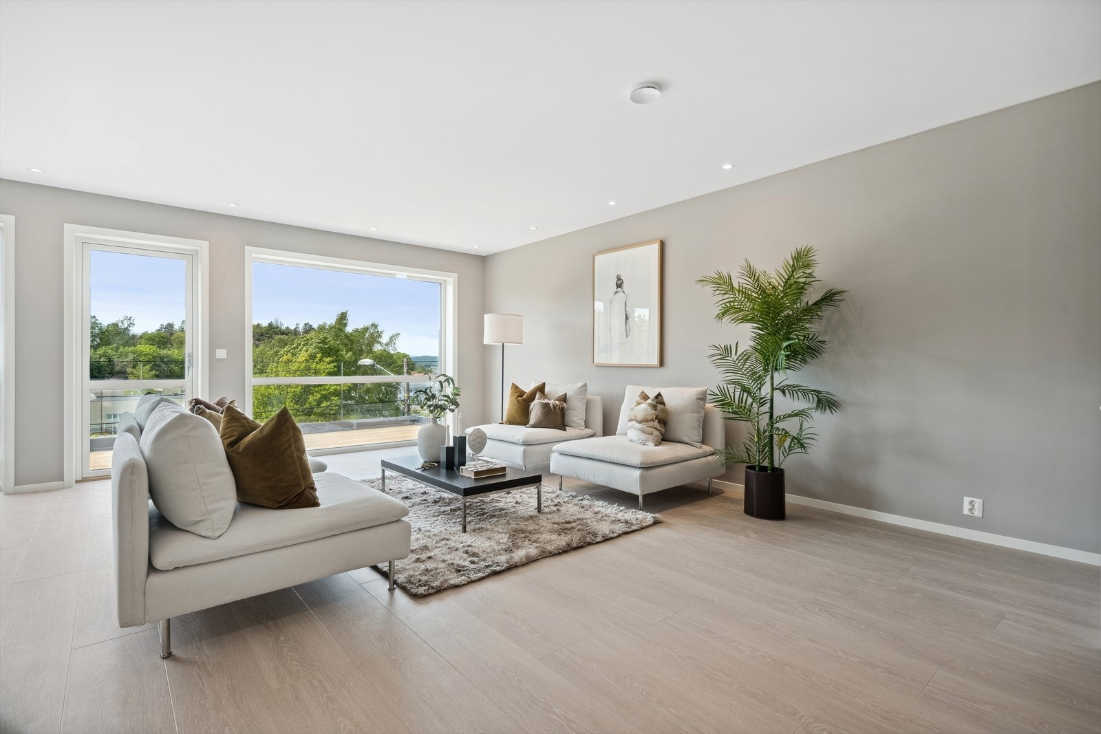 Utgang til terrassen mot vest Galleribilde