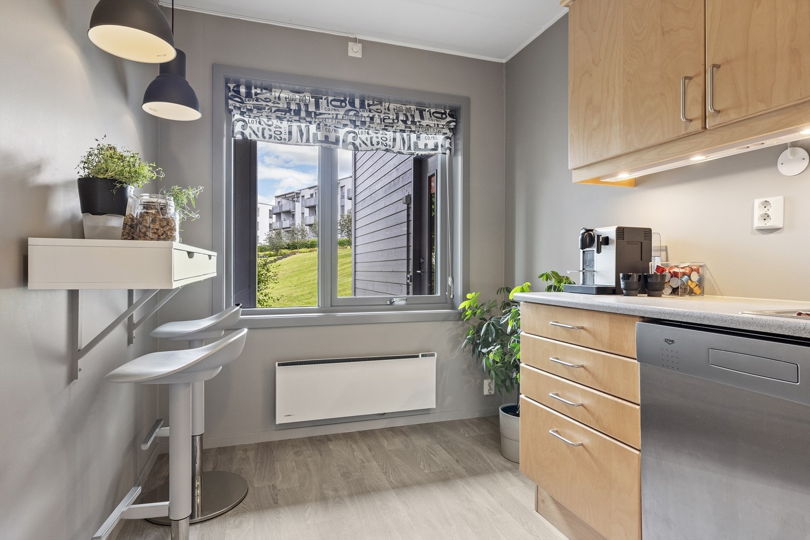 Ventilator tilkoblet kanal. Mekanisk avtrekk. Galleribilde