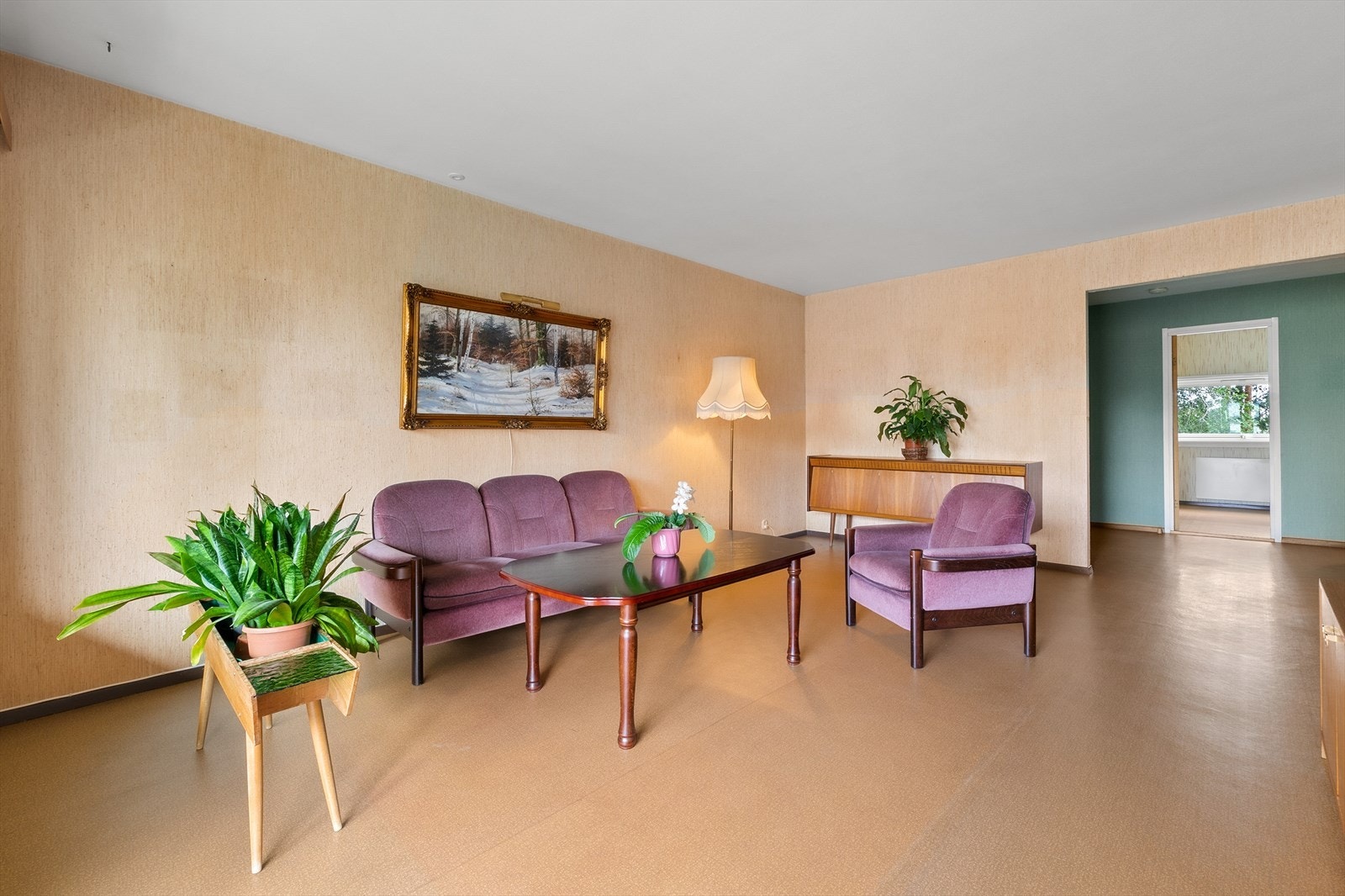 I stuen er det godt med plass til sofagruppe og andre møblementer. Galleribilde