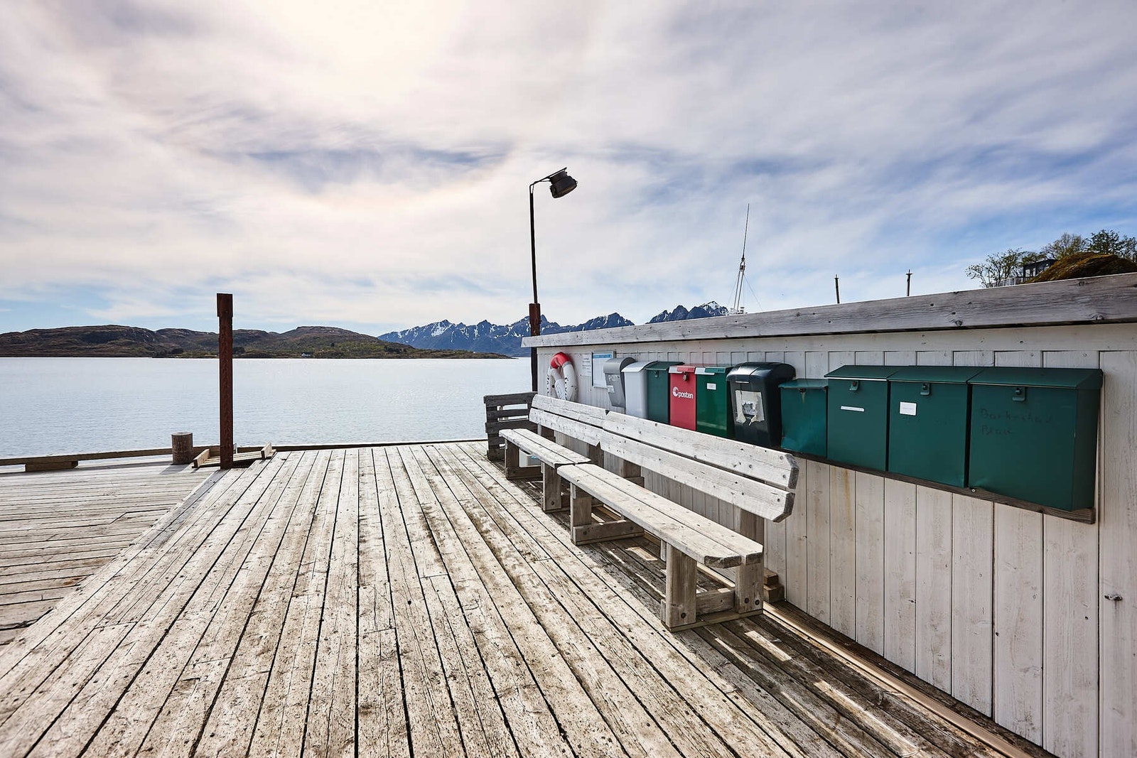 Hyggelig benk og mulighet for postkasse. Galleribilde