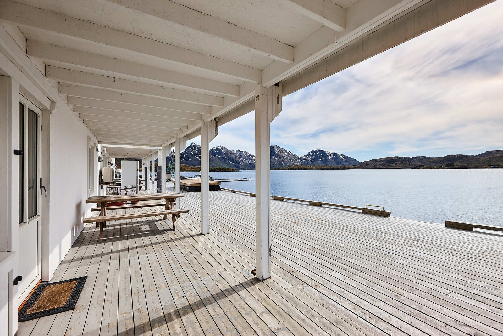 Barkestad i dag består av spredt fritidsboliger og brygger. Galleribilde