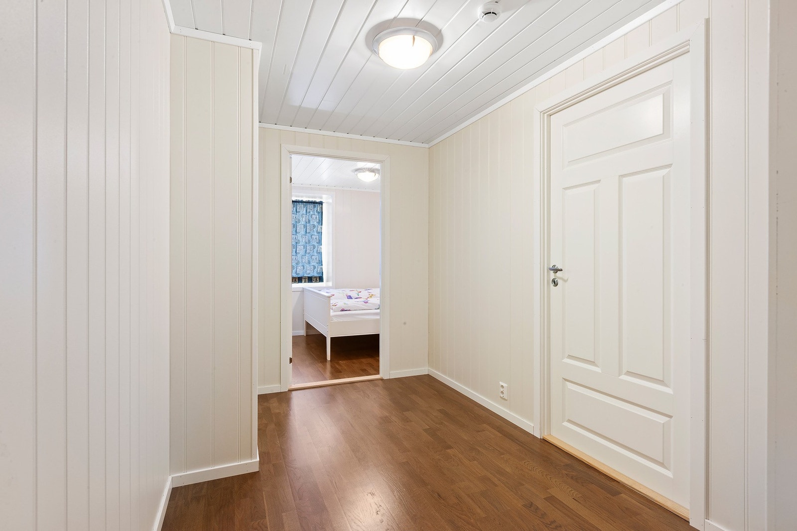 Gang mellom soverom Galleribilde