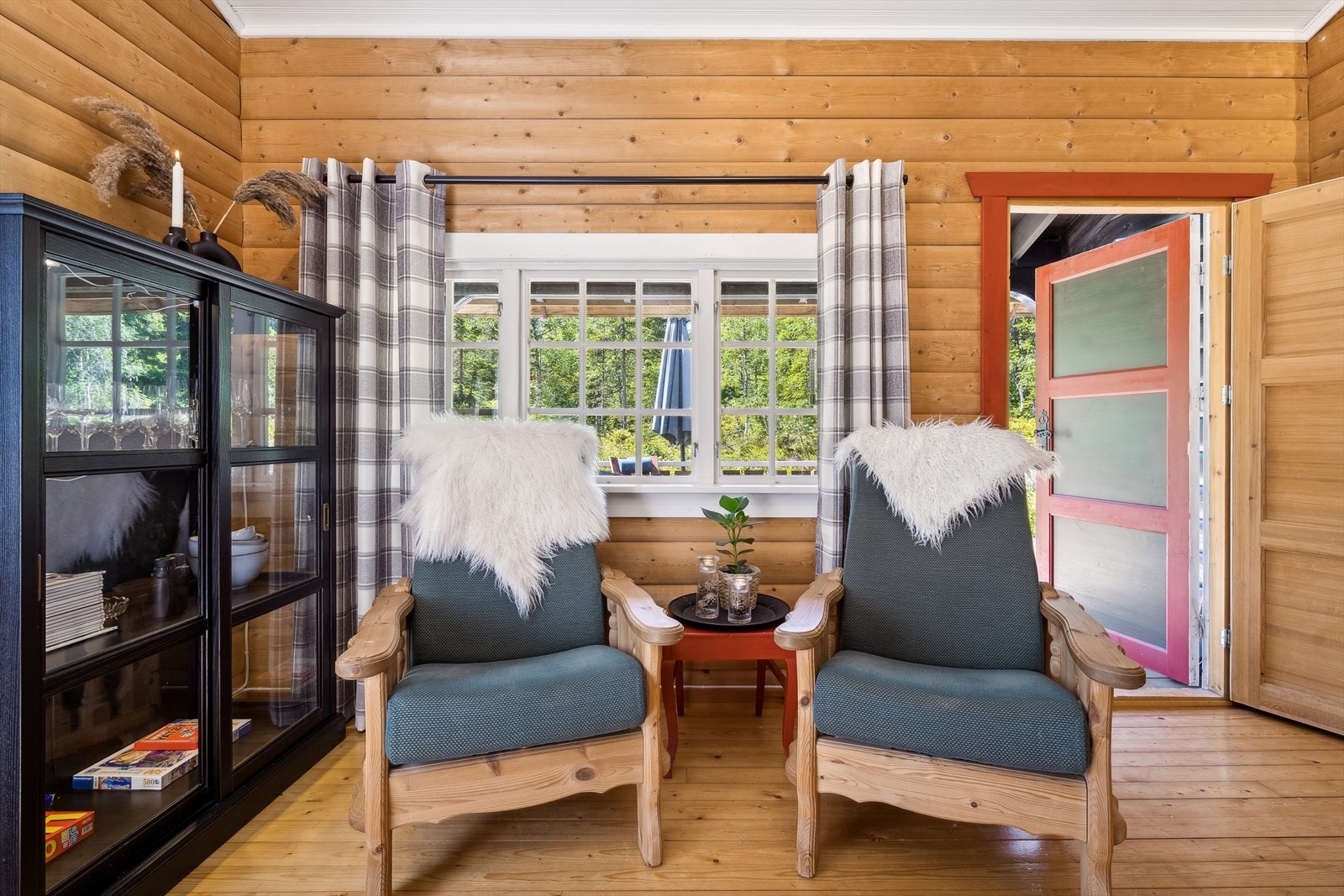 En god bok, litt ut på kvelden her er nok påbudt Galleribilde