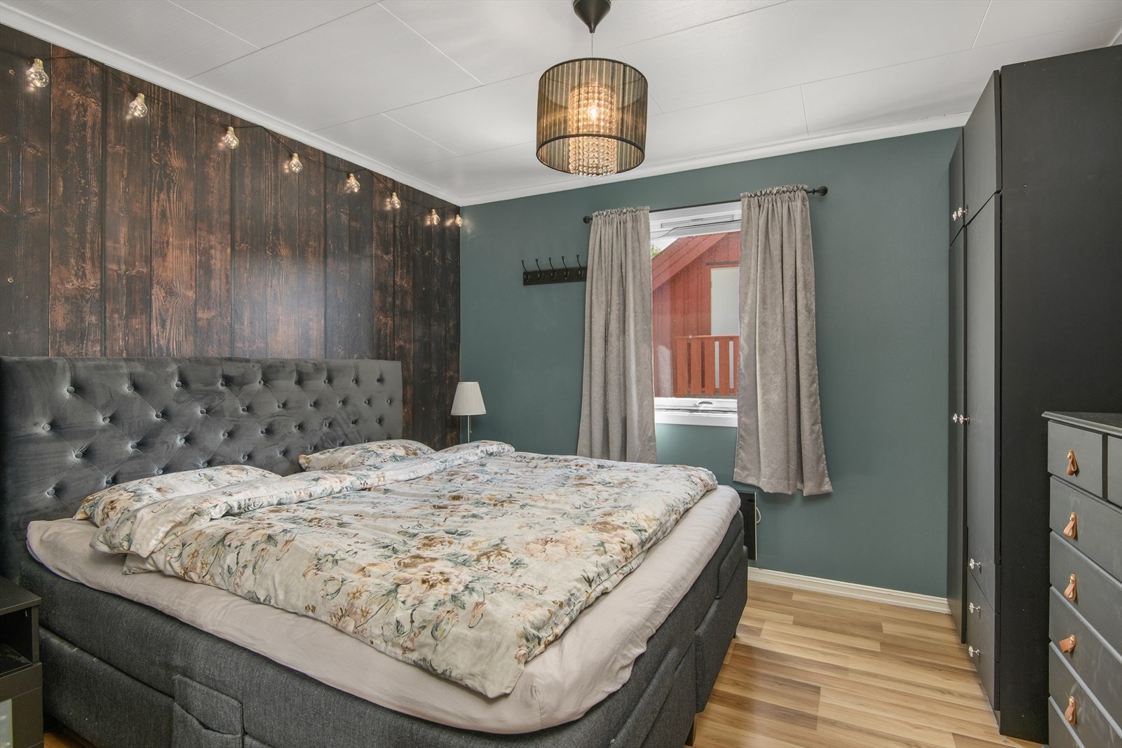 Fine overflater her inne. Galleribilde