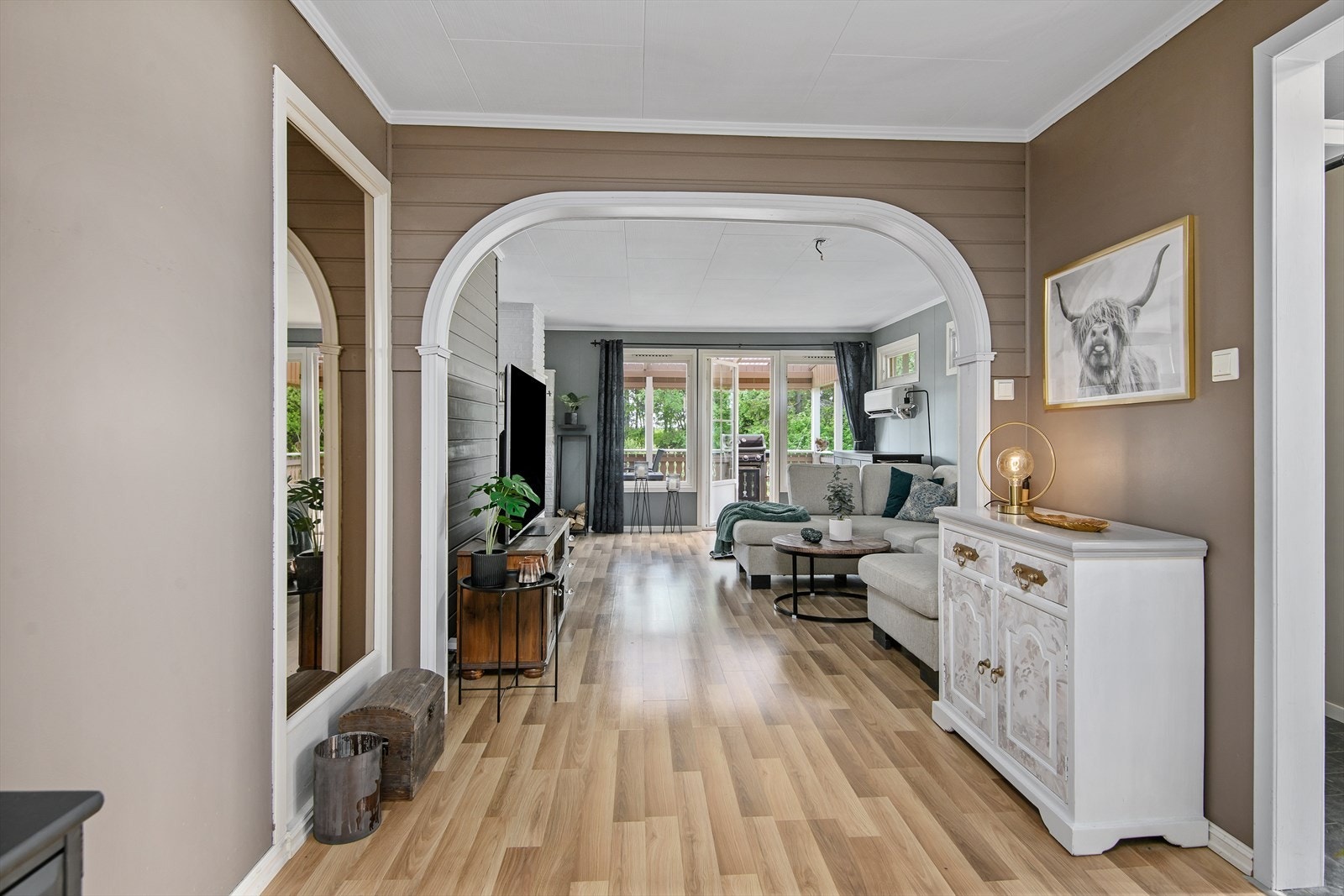 Buet adkomst inn mot stue. Galleribilde