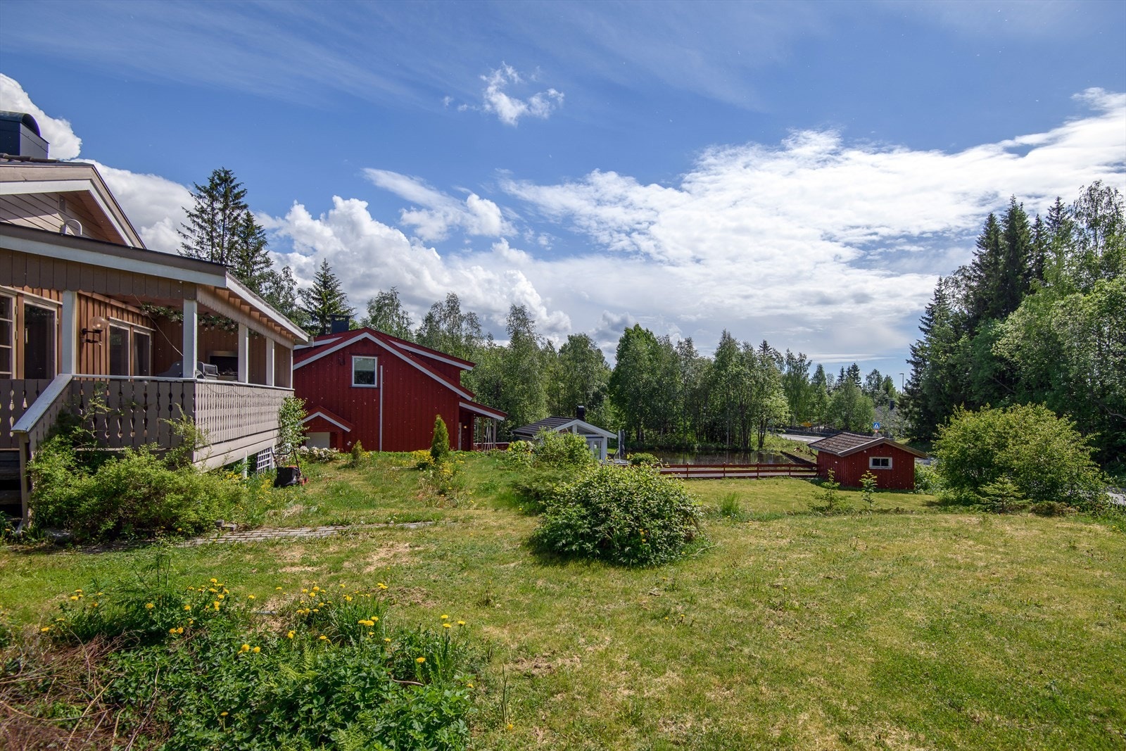 Eiendommen ligger sentralt i Mesnali. Galleribilde