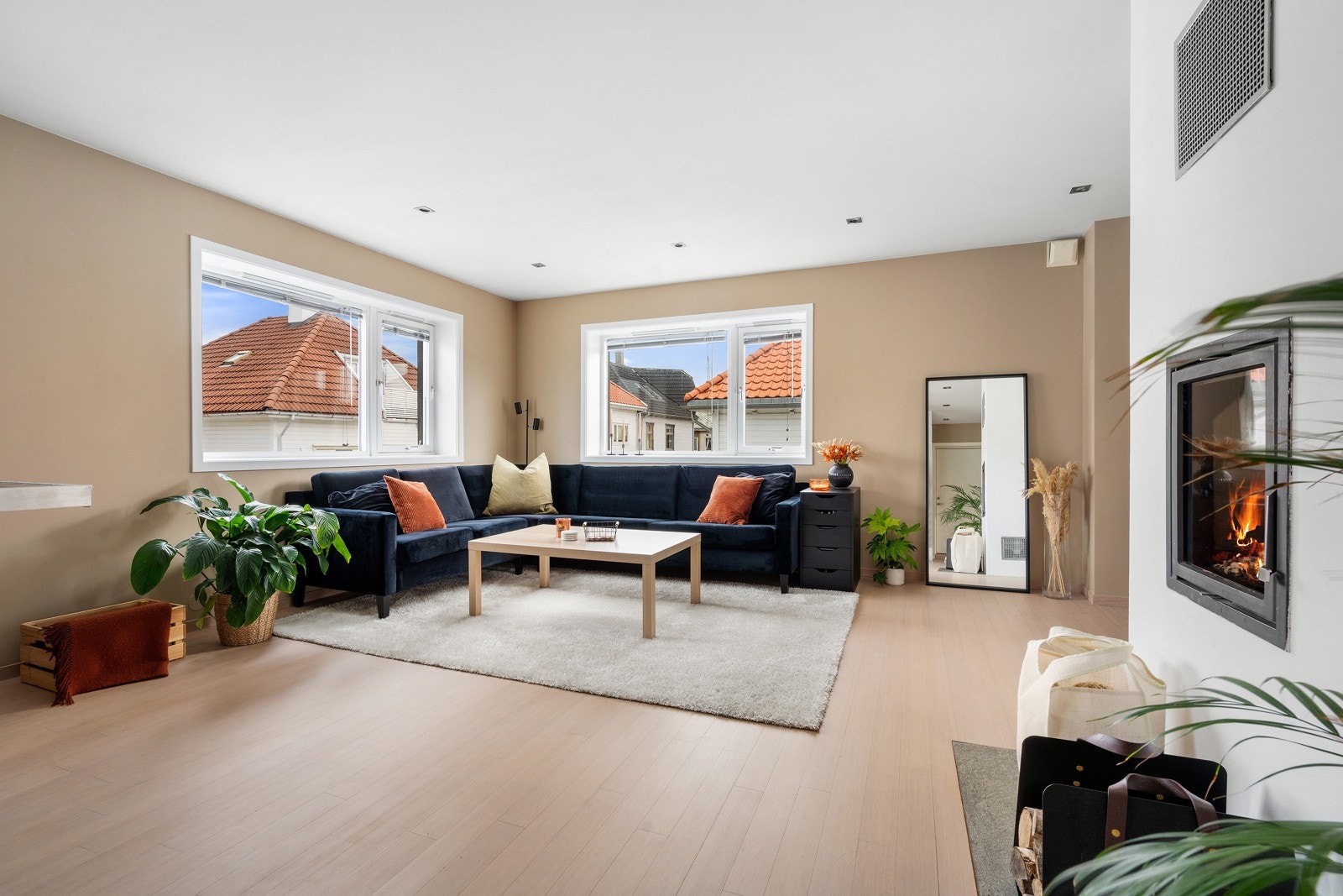 Velkommen inn! Leiligheten har en funksjonell og åpen planløsning. Galleribilde