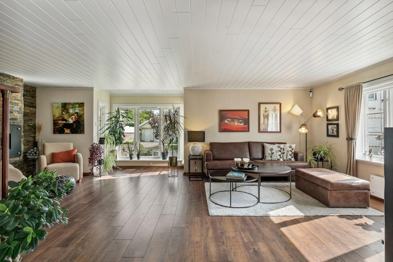 Her ser du størrelsen på dette stuerommet Galleribilde