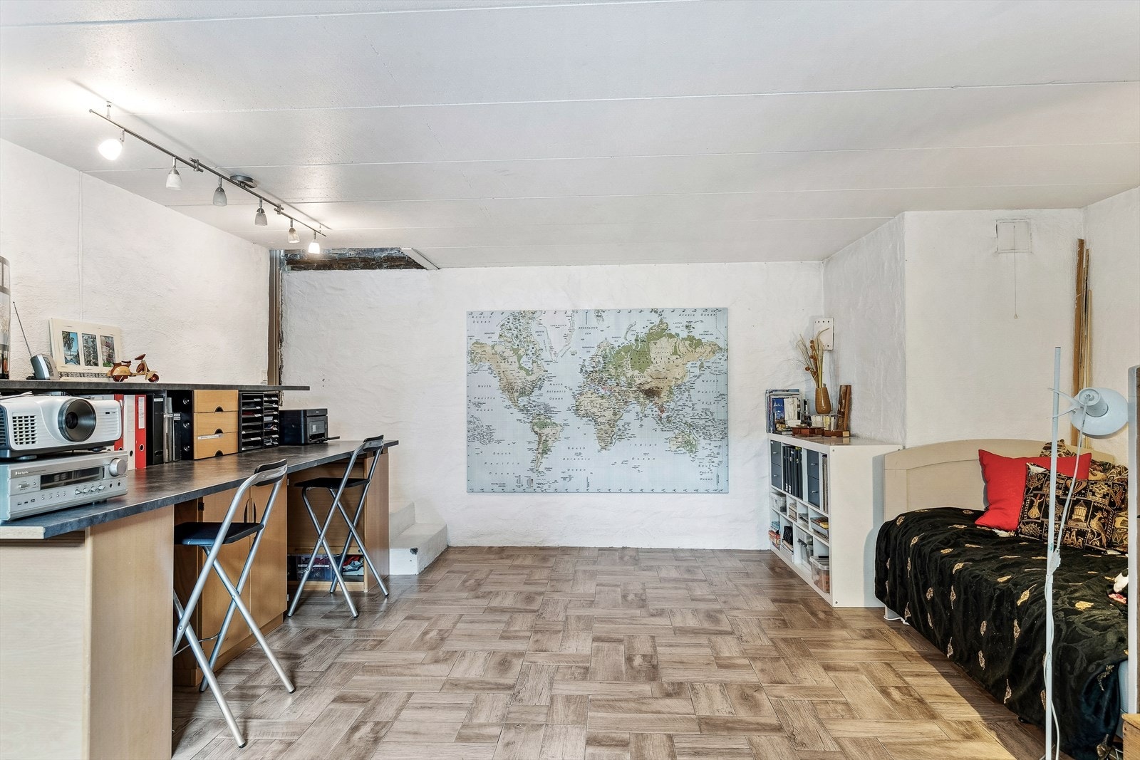 Laget for å tåle en håndball, flygende legokloss og ikke minst en vilter gjeng som bare vil leke rundt Galleribilde