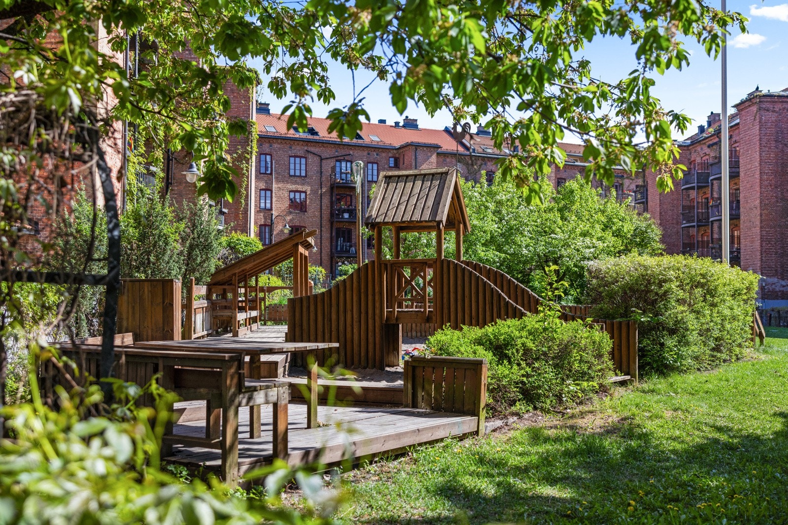 Det er et godt kollektivtilbud i området. Galleribilde