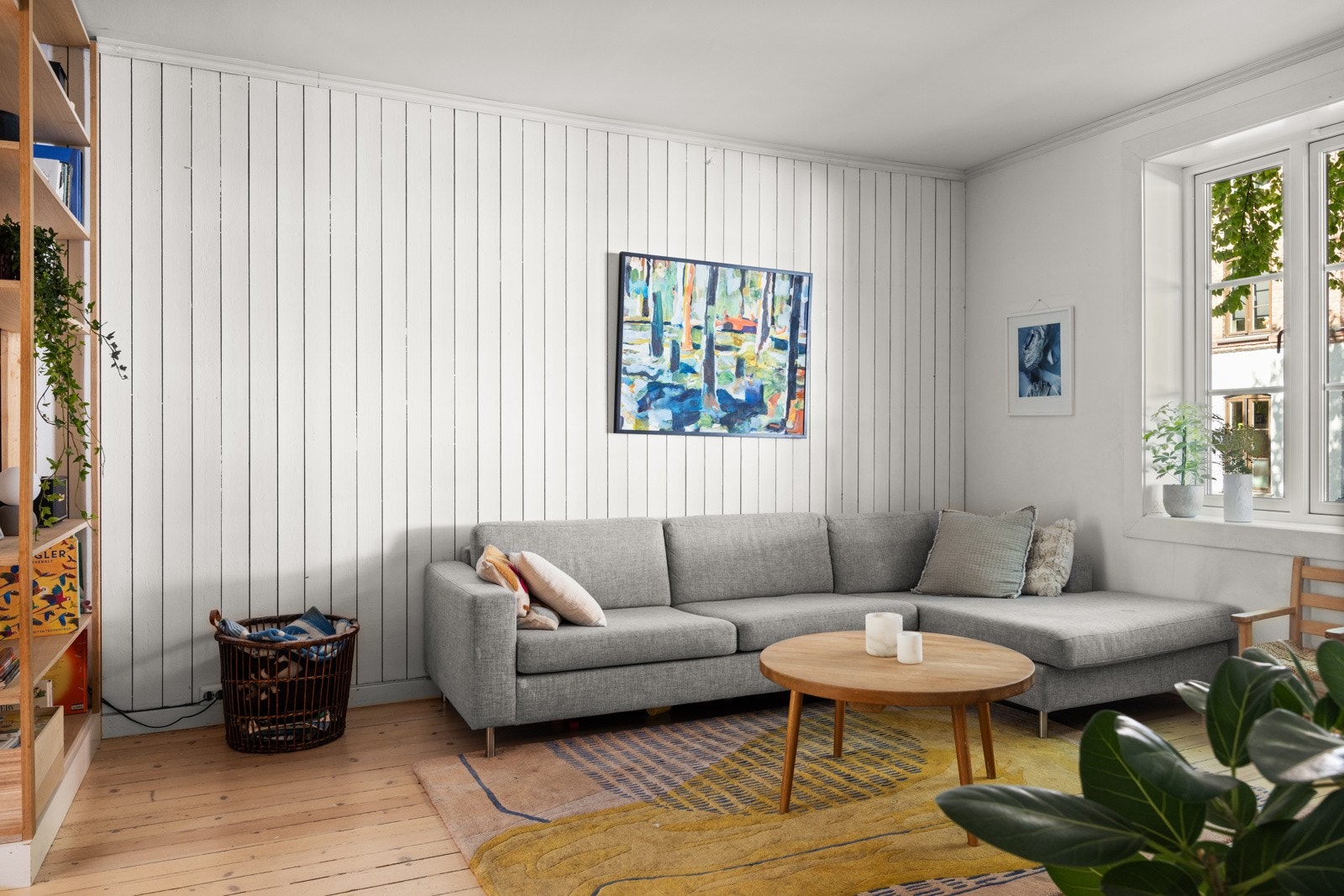 Lys og sjarmerende 3-roms i en svært populær og karakteristisk teglsteinsgård på Grünerløkka. Galleribilde