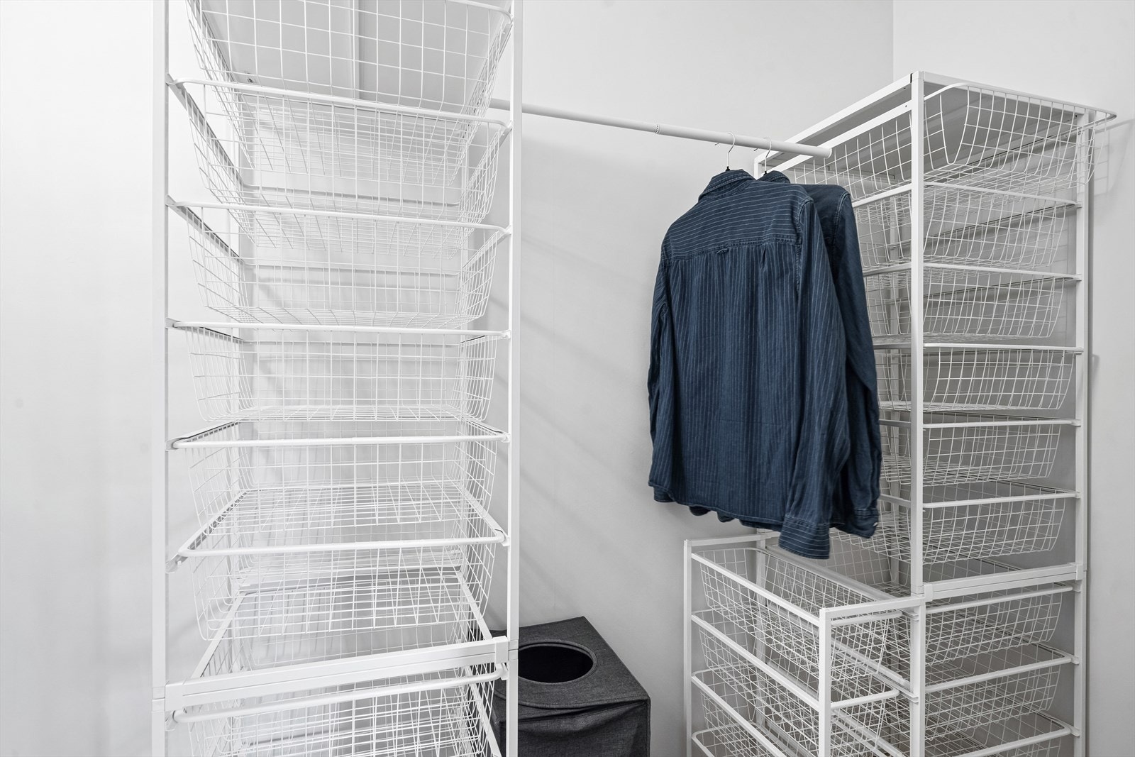 - Walk-in-closet, samt soverommene ble også pusset opp i 2023 - Galleribilde