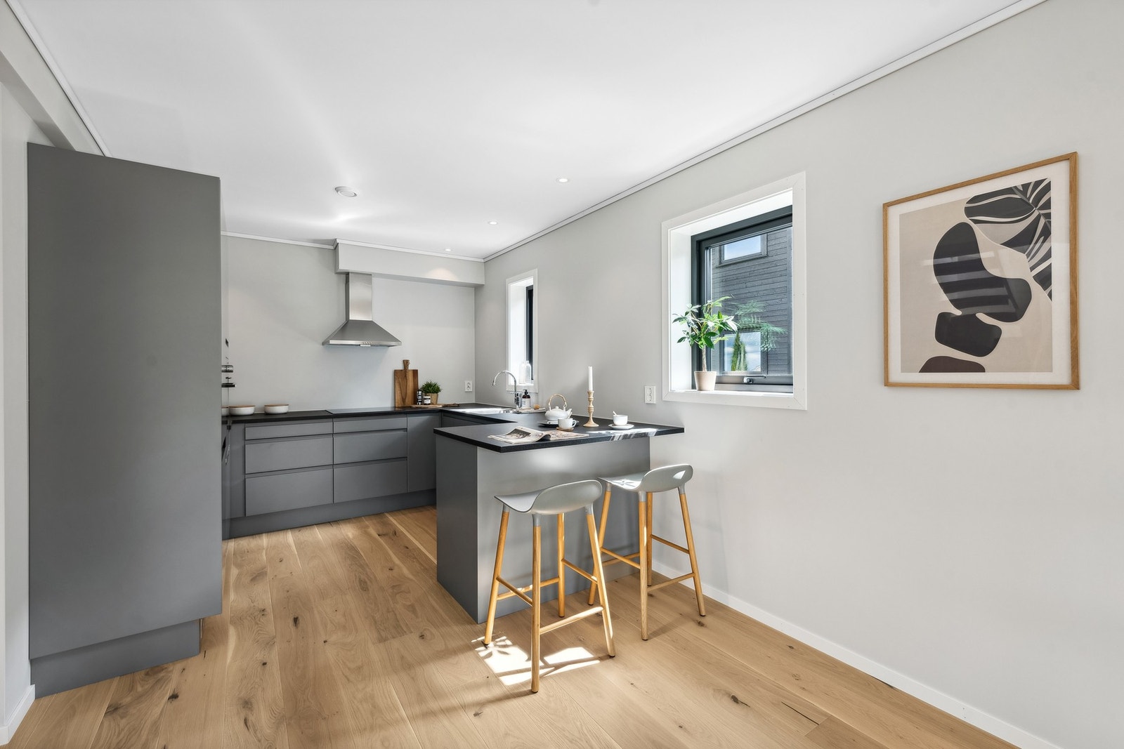 Det er god plass til en stort spisebord hvor du kan samle hele familien og venneflokken! Galleribilde