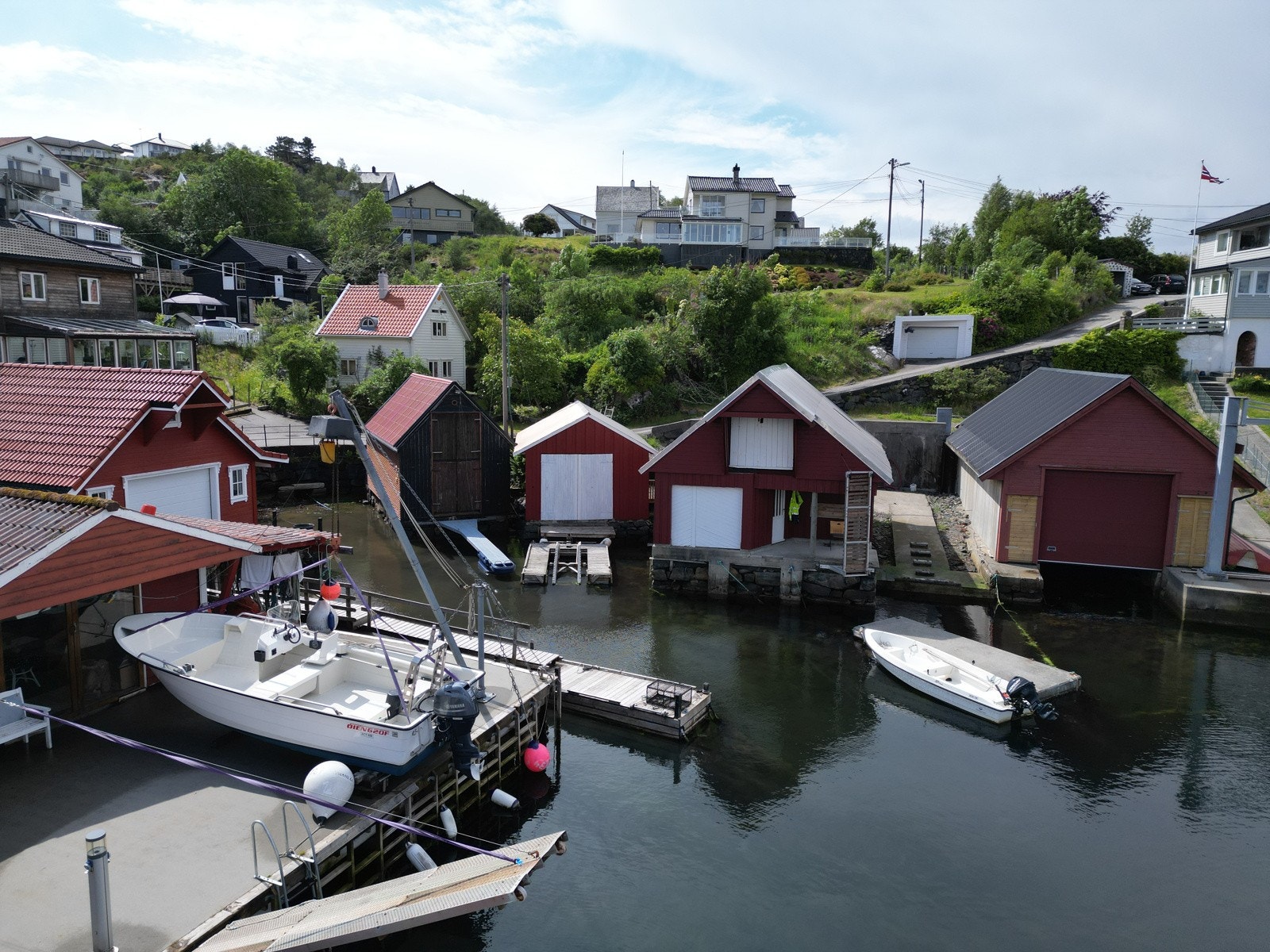 Praktisk flytebrygge med slipp Galleribilde