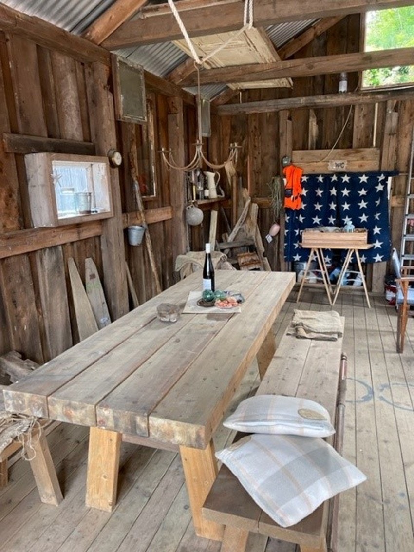 Naustet er svært koselig innredet. Galleribilde