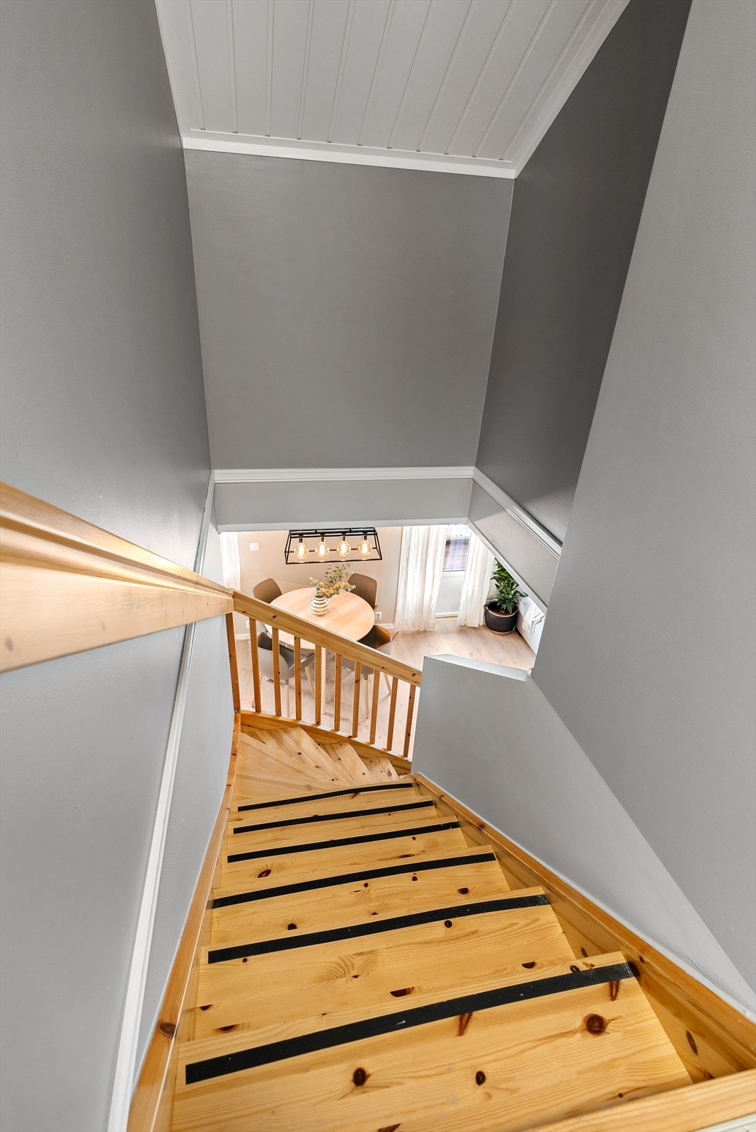 Leiligheten går over to plan. Galleribilde