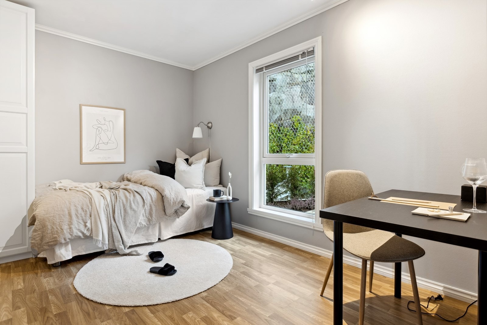 Planløsningen i leiligheten gjør at du har alt du trenger i 1.etasje. Galleribilde