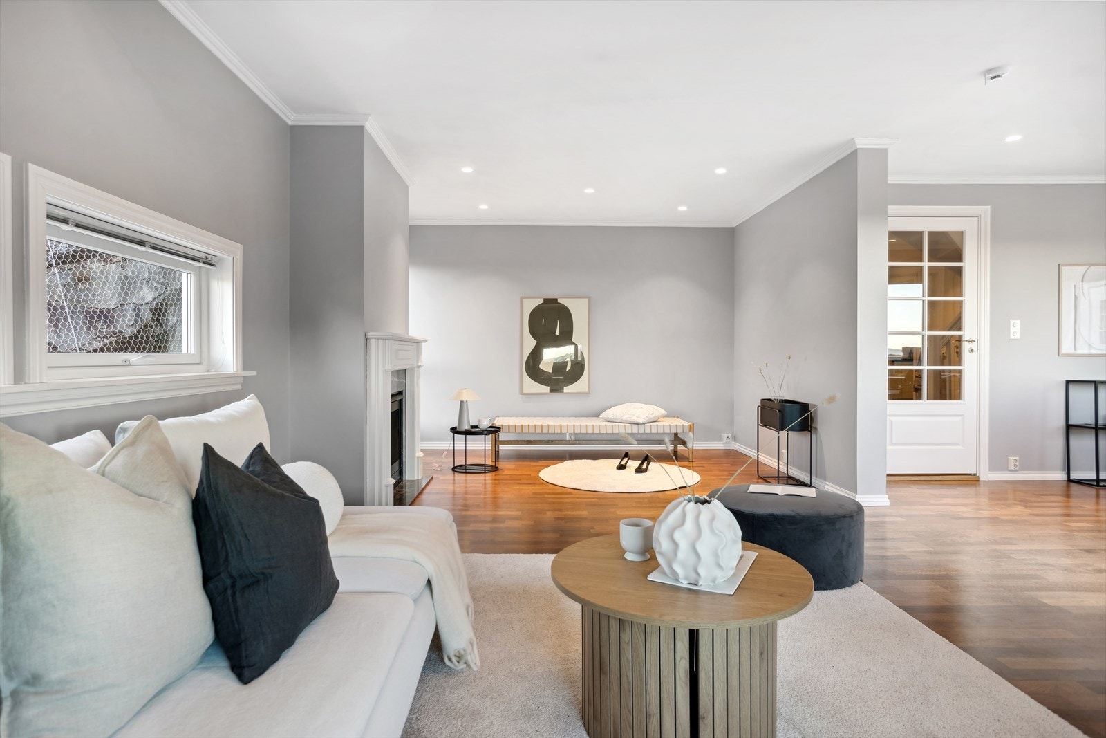 I 2022 ble det montert LED-downlights i flere rom i 1.etasje Galleribilde